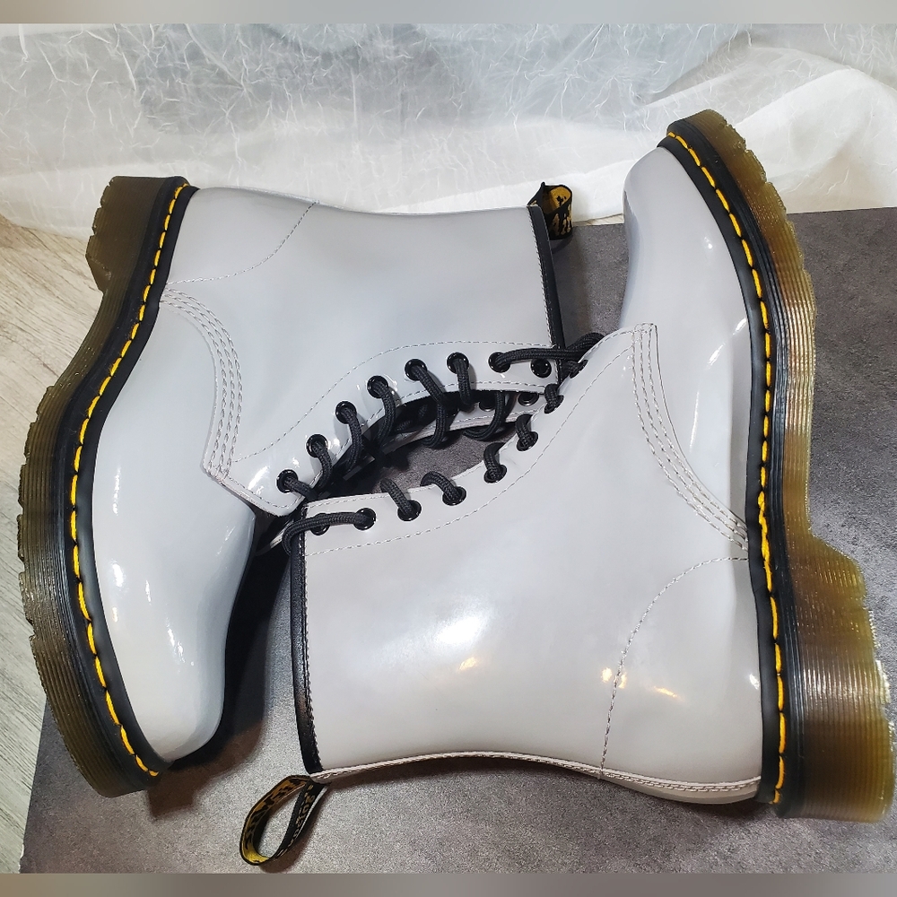 NEW Dr. Martens Womens 1460 High Grain Zinc Grey Patent Leather Boots SIZE 9 - Picture 6 of 9